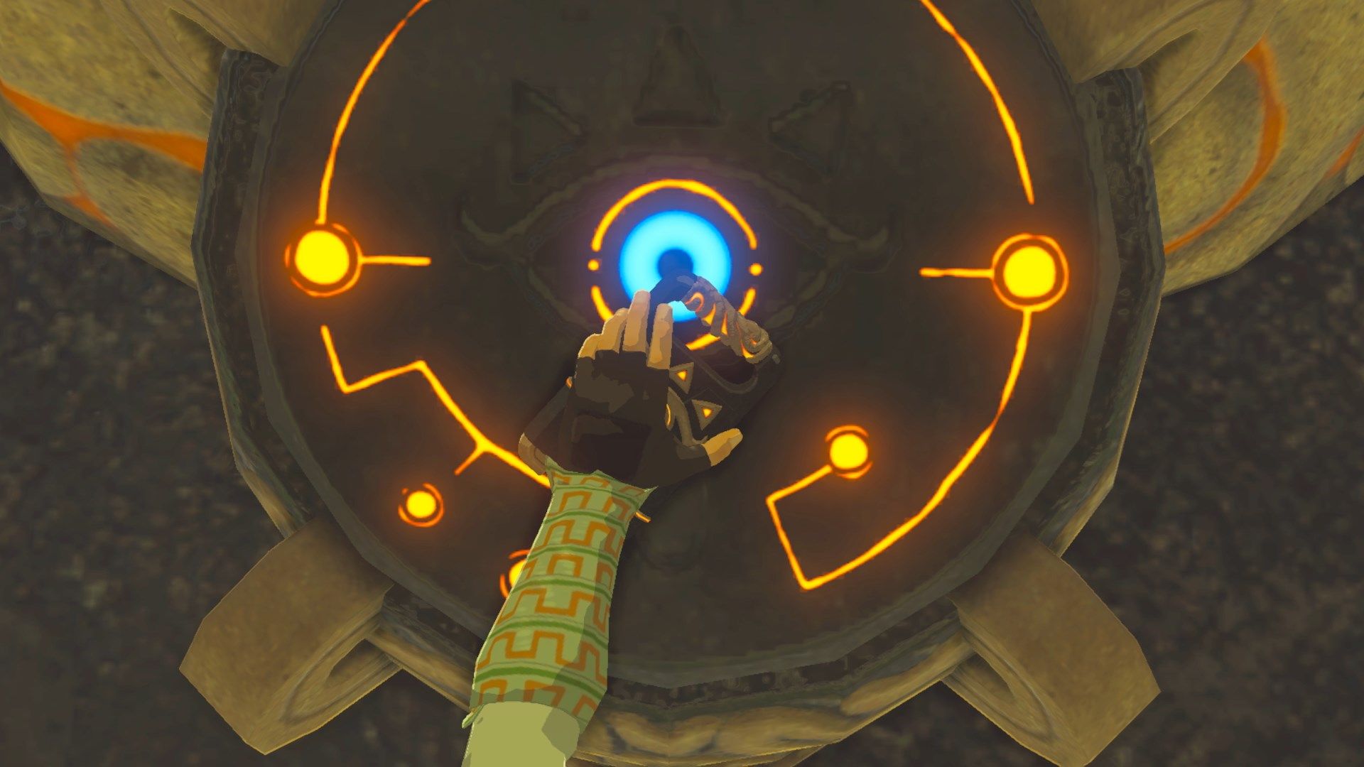 The Legend of Zelda: Breath of the Wild Sheikah Runes Phone Charger Invokes  Powerful Magic