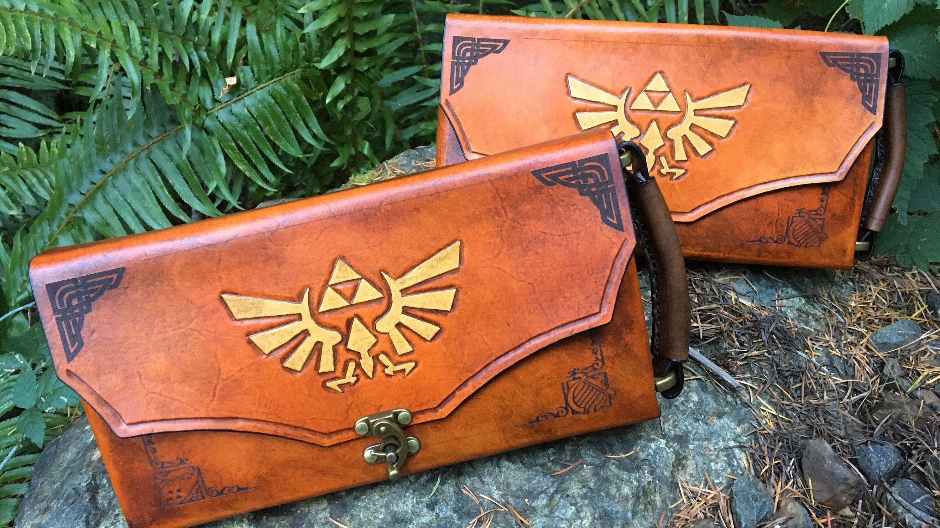 The Legend of Zelda Breath of the Wild Leather Bound Leatherbound Nintendo Switch Case Holder Bag Feature