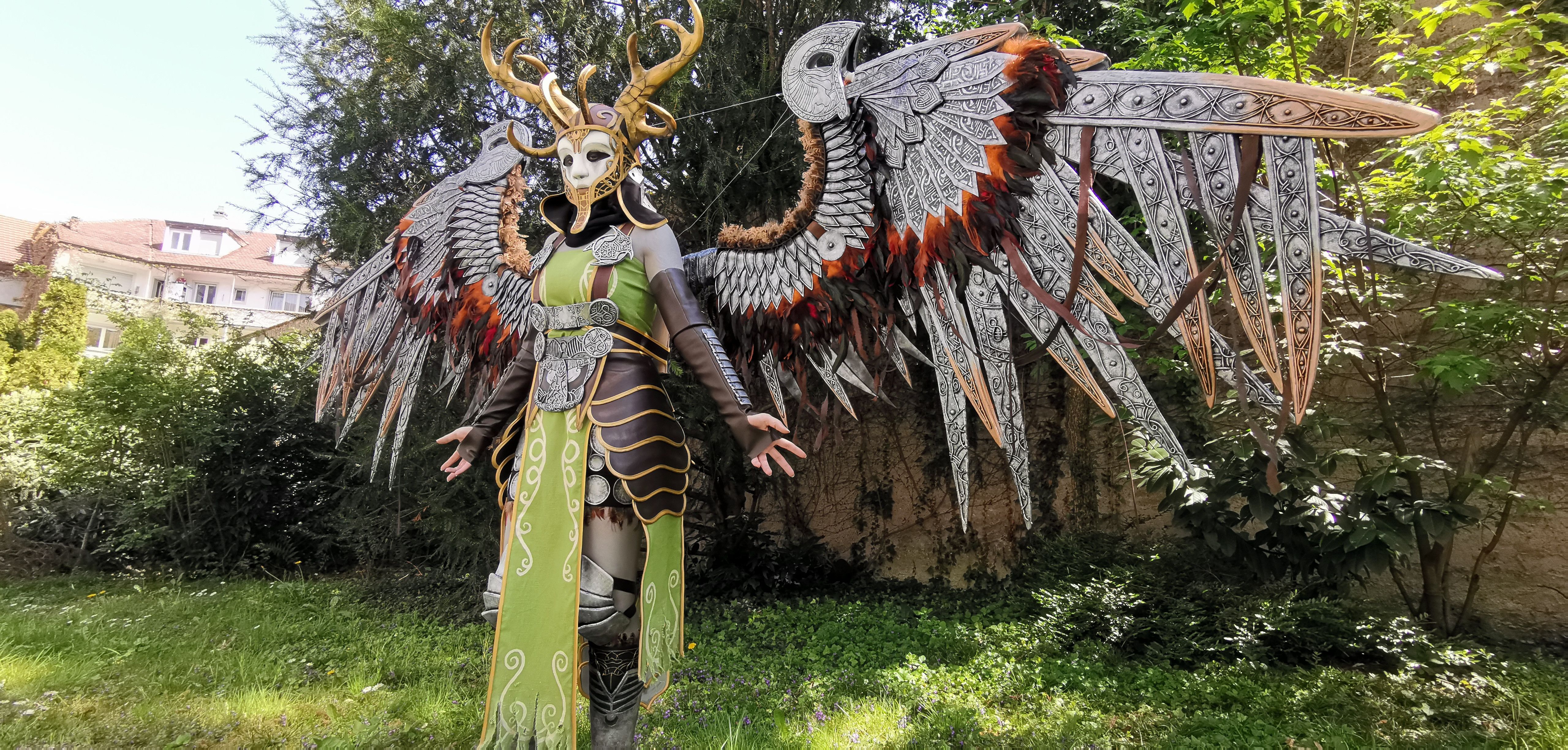 Let's Take a Moment to Appreciate This Valkyrie Cosplay from God of War