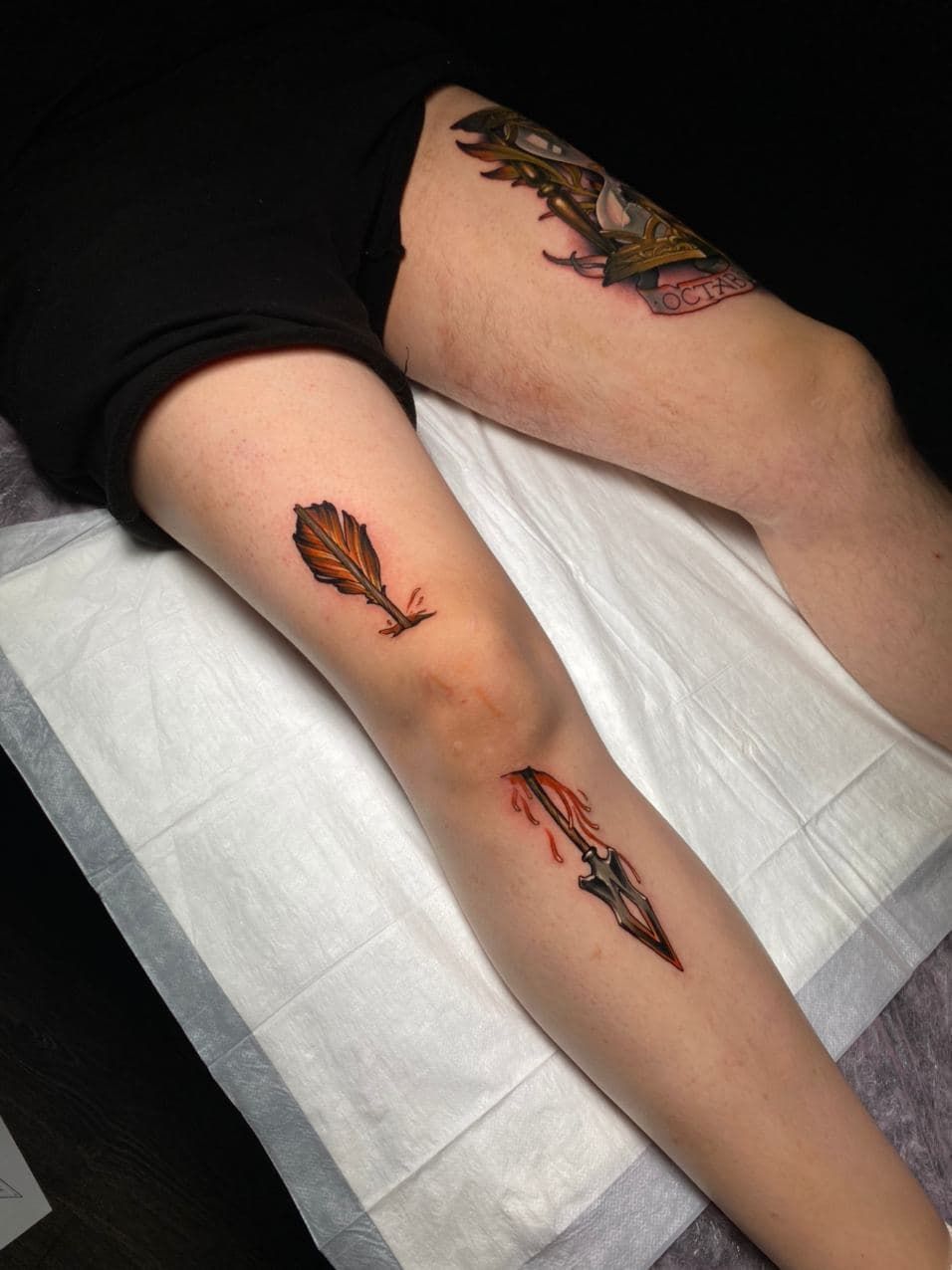 Skyrim Fan Gets an “Arrow in the Knee” Tattoo on Leg