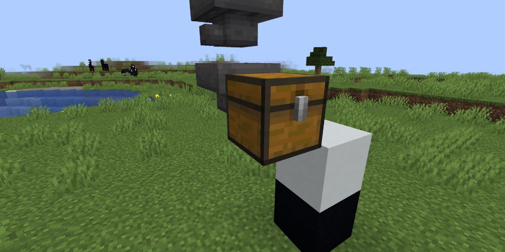 Minecraft - chest and two hoppers