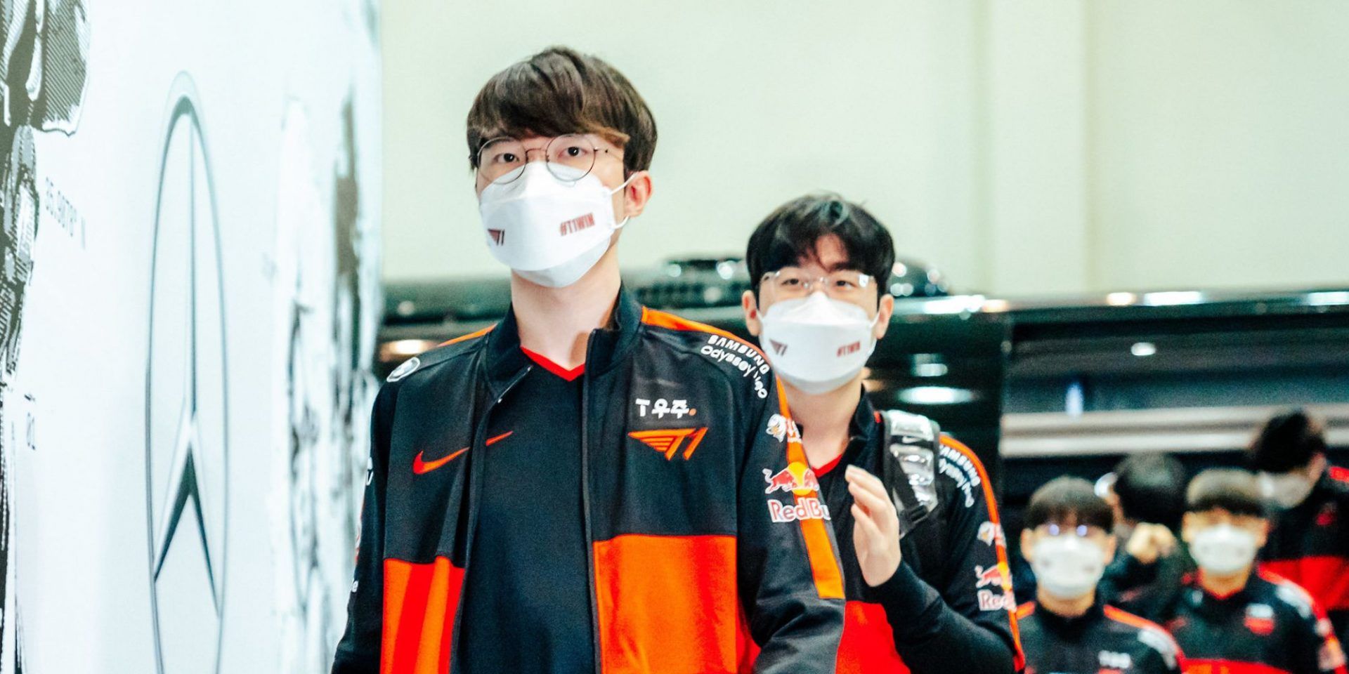 A picture of Faker and T1 at MSI 2022