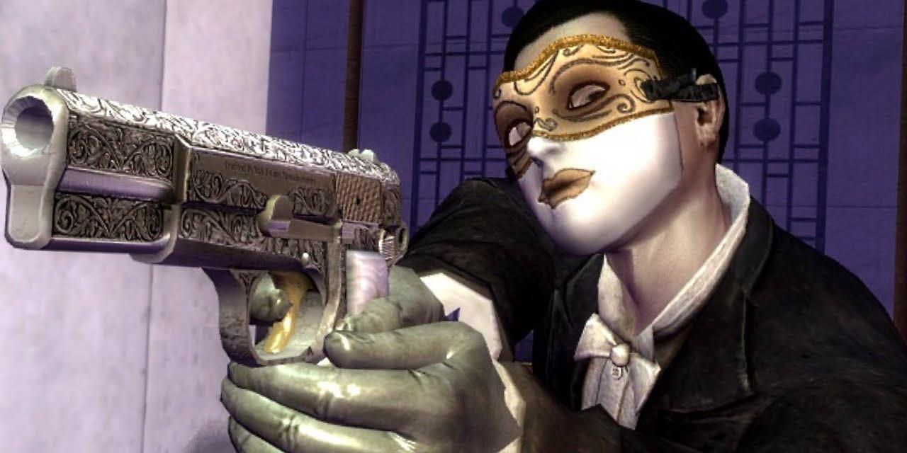 A White Glove in Fallout New Vegas brandishing Benny's gun, Maria.