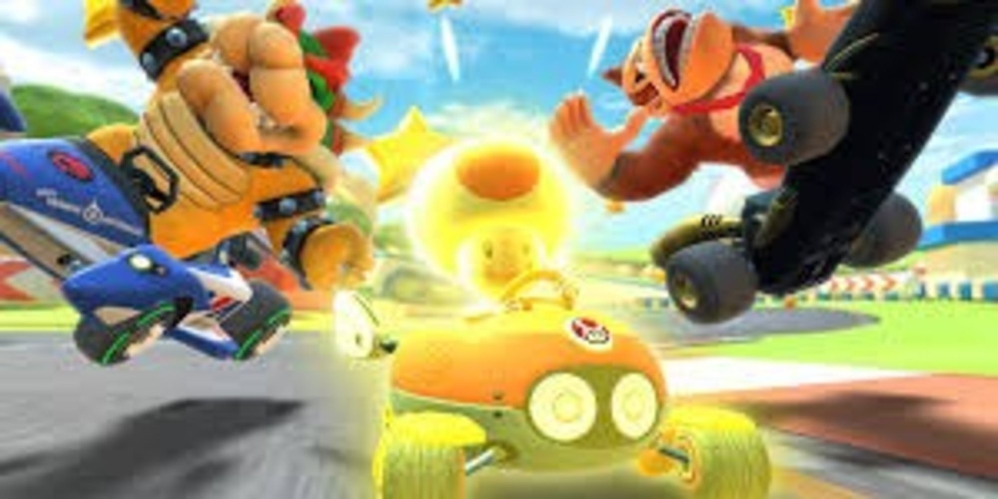 Mario Kart Tour Toad using a super starman to hurt Bowser and DK