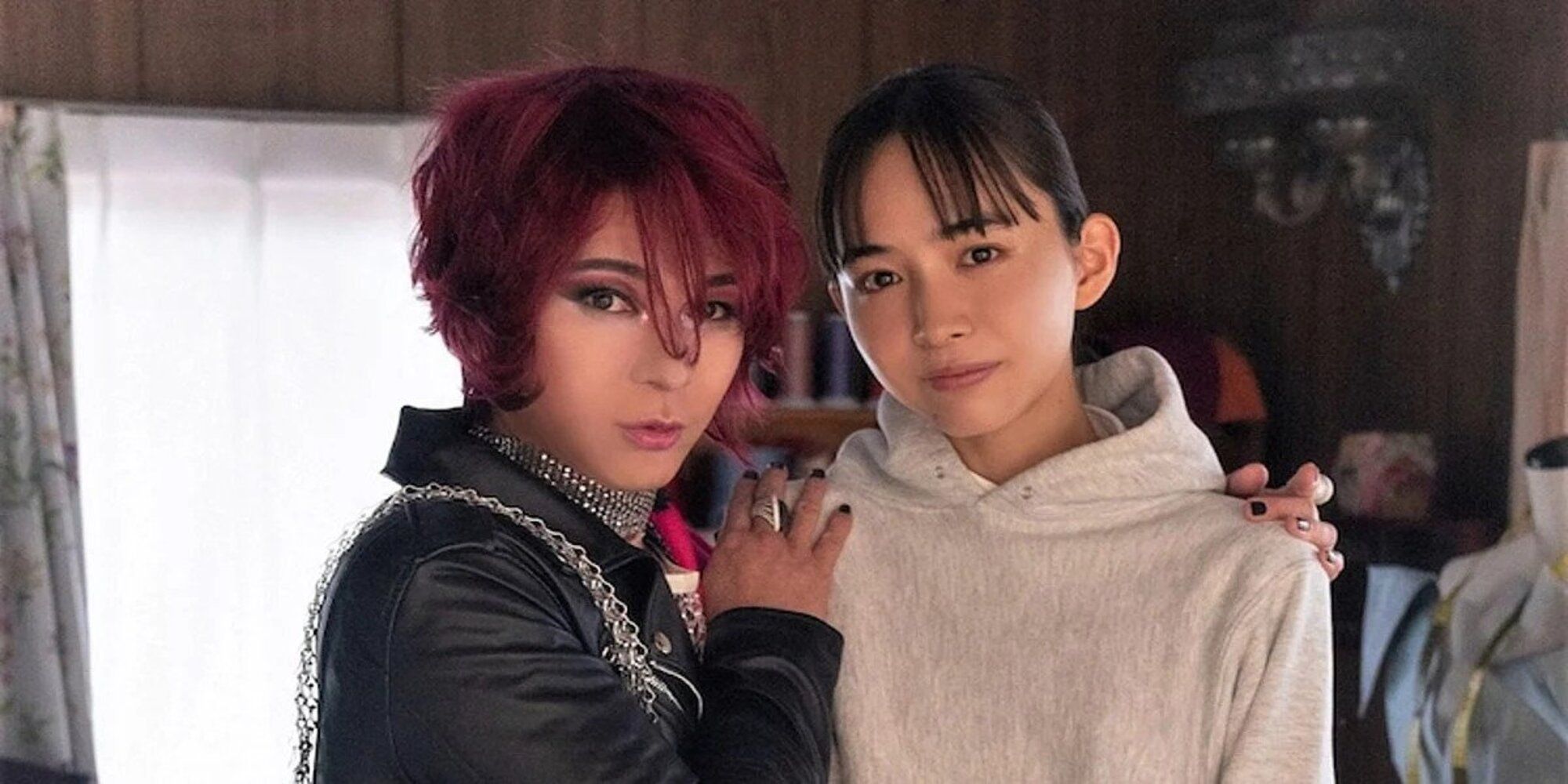 Hiroe Igeta and Shinji Takeda from the live-action series pose together. 