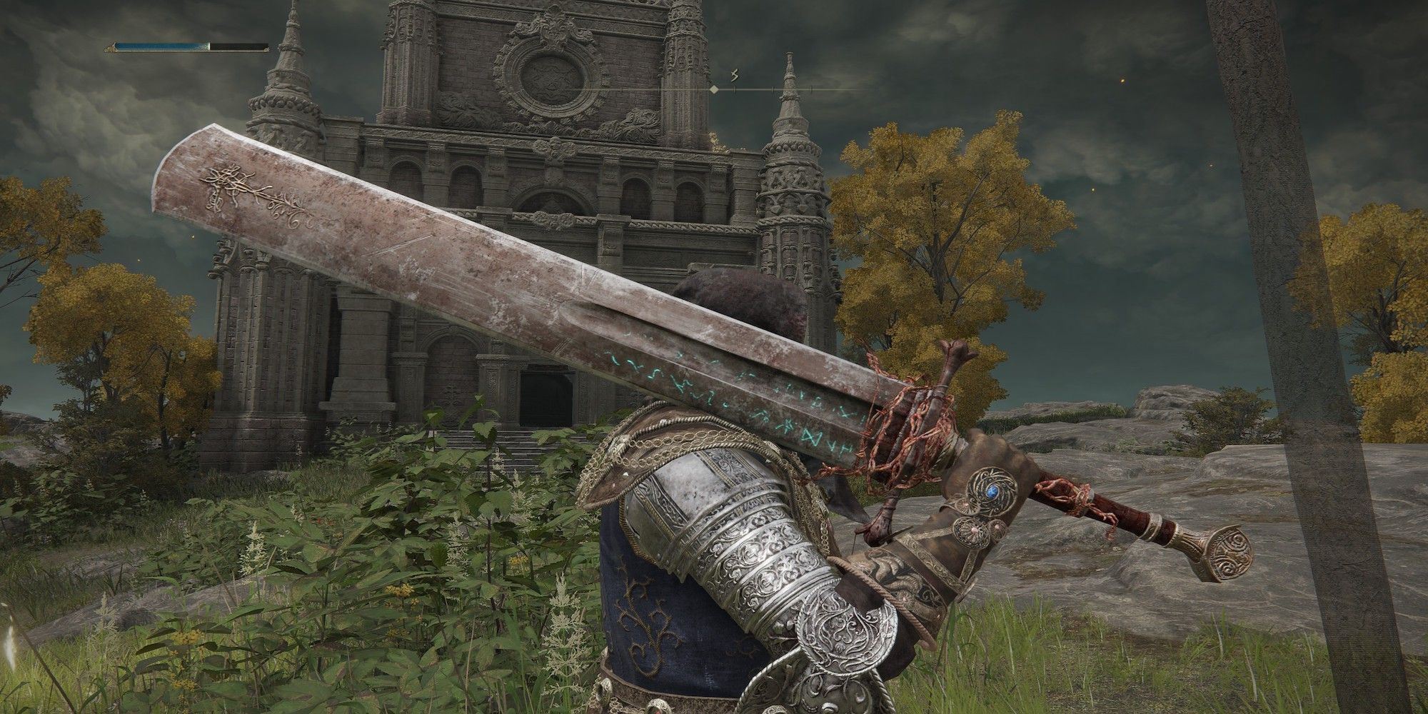 Player holding the Marais Exectioner's Sword (Elden Ring)
