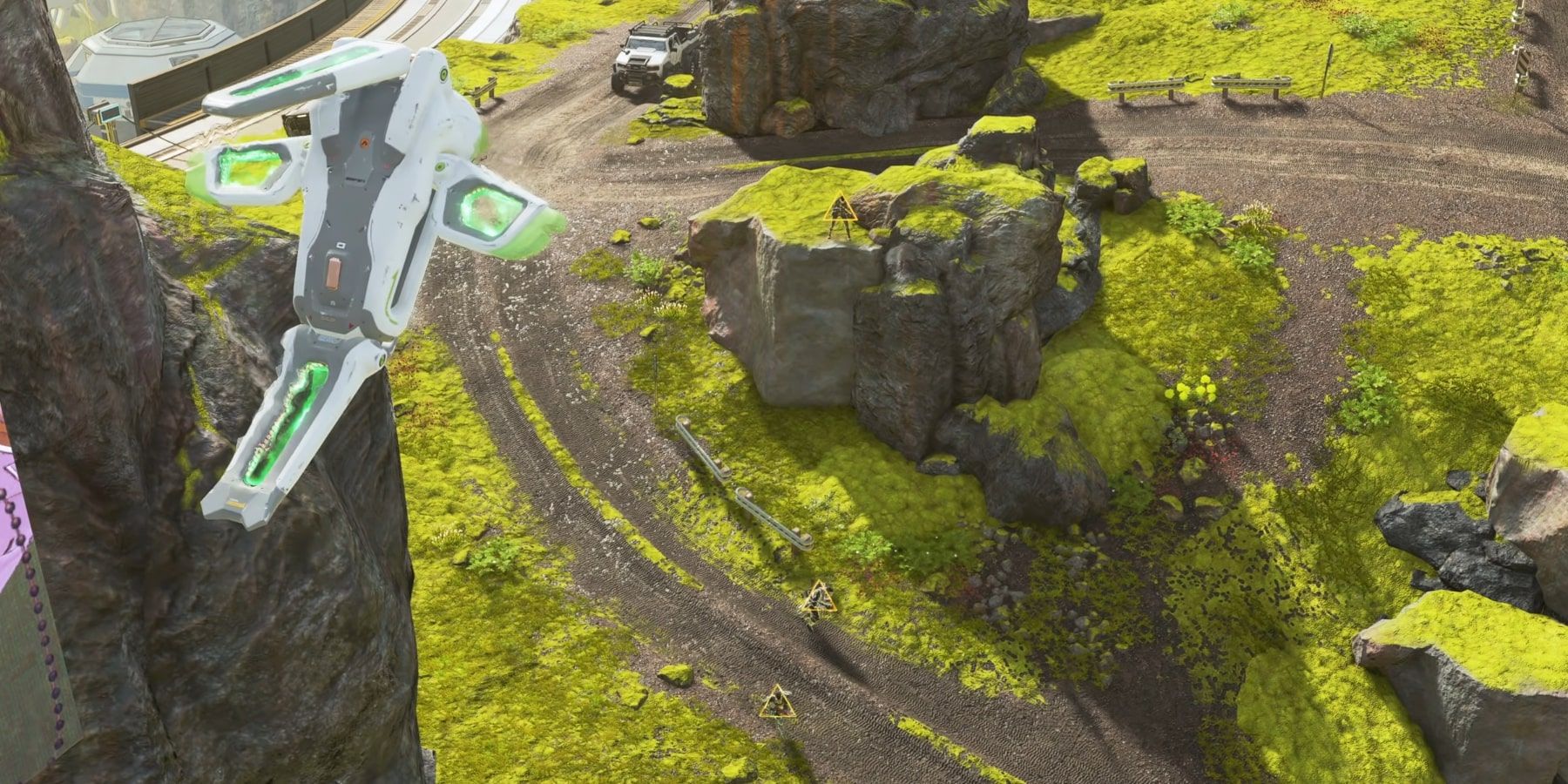 Crypto's Drone watches a canyon on World's Edge and scans three enemies among the rocks.