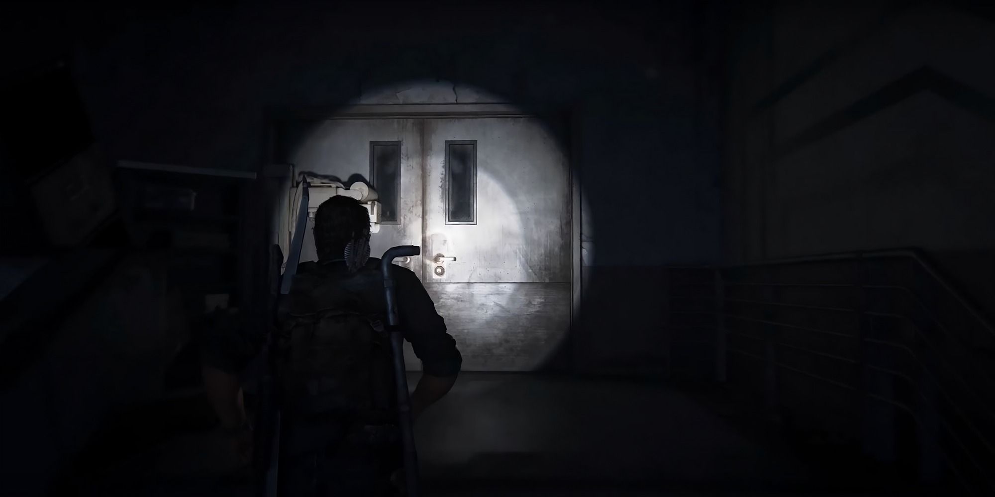 Screenshot of First Firefly Pendant in the Firefly Lab area in The Last of Us Part 1