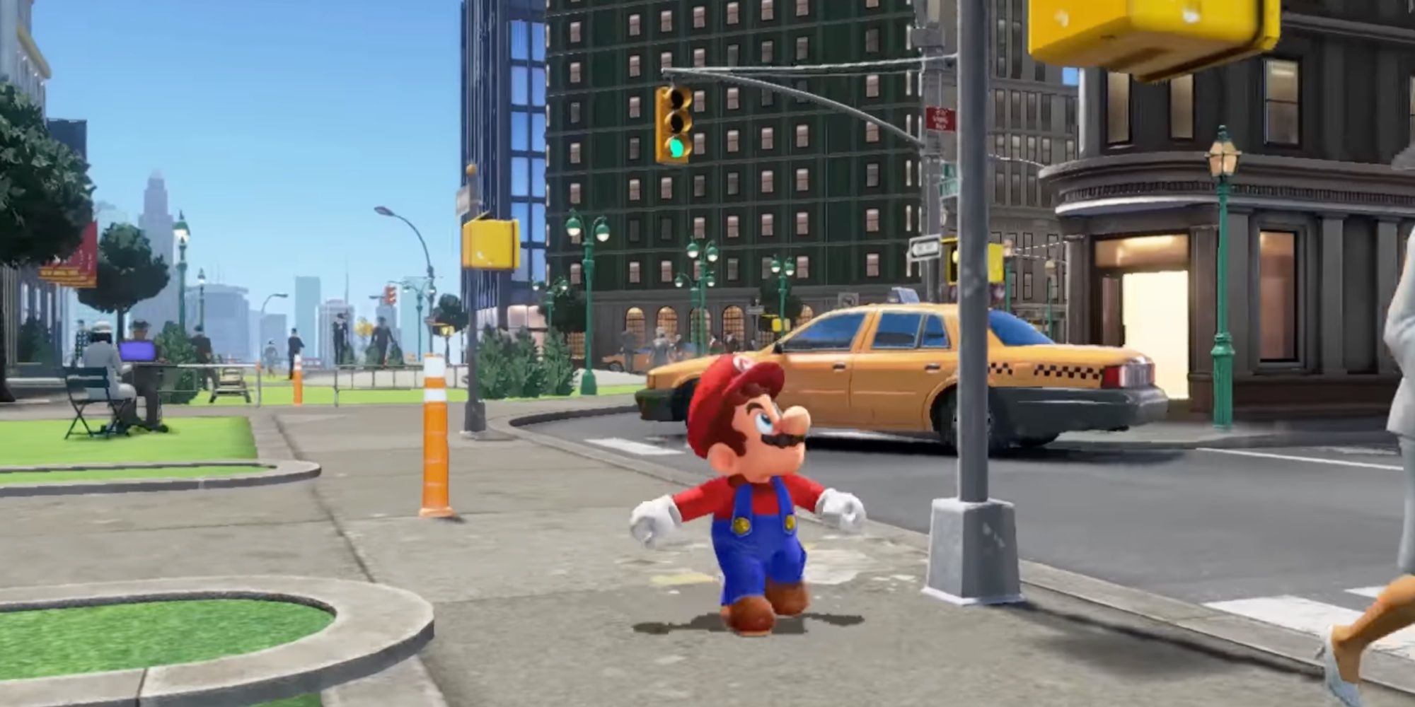 Super Mario Odyssey: Mario running around in a big city as seen in the game's trailer 