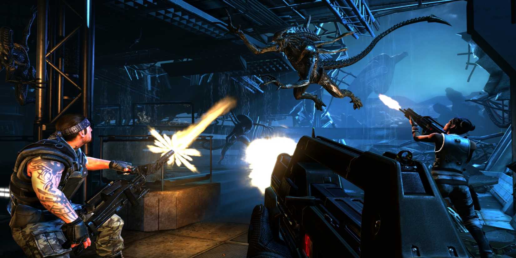 marines fighting xenomorphs